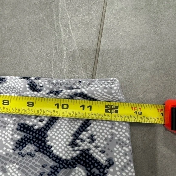 Varley Biker Shorts Albury Animal Print Bike Shorts Snakeskin Size small - Picture 7 of 9